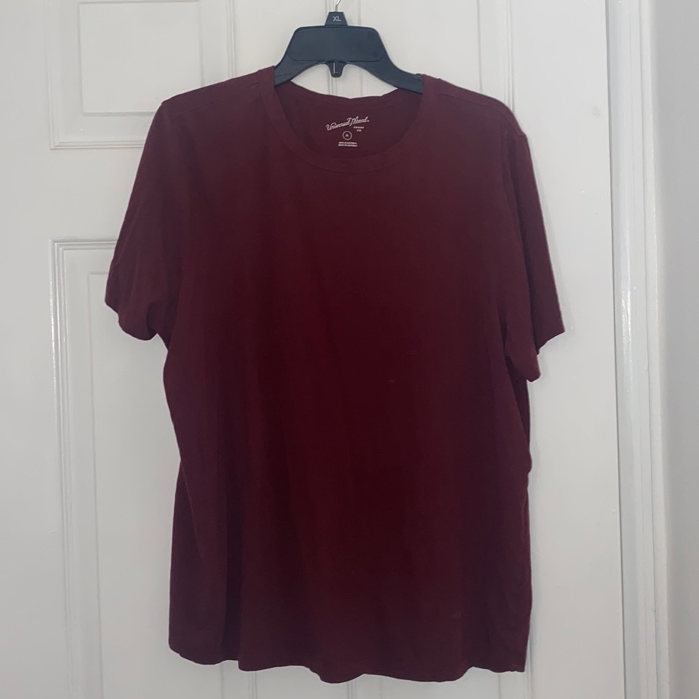 Maroon short sleeve top